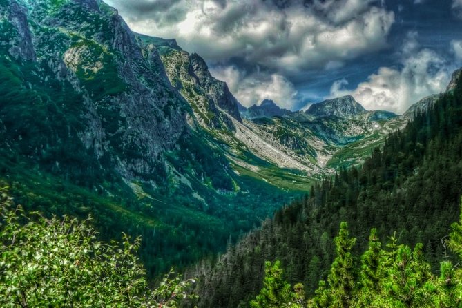 2-Day Private Guided Tour from Vienna through Slovakia to Budapest - Strbske pleso and a 4-star High Tatras night: plan for mountain calm