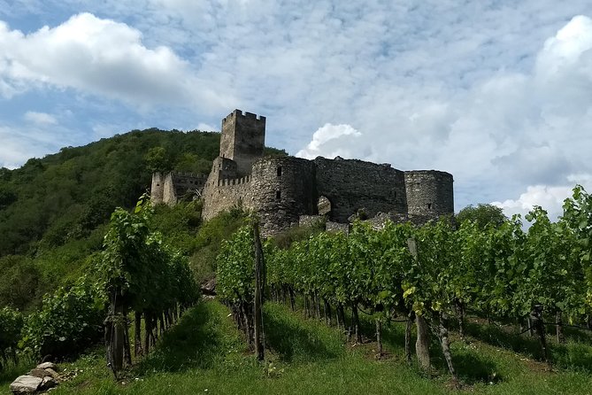3-Hour Private Hiking Tour to historic places around Spitz in Wachau Valley - The circular walk: Red Gate viewpoints and the 3 climbs