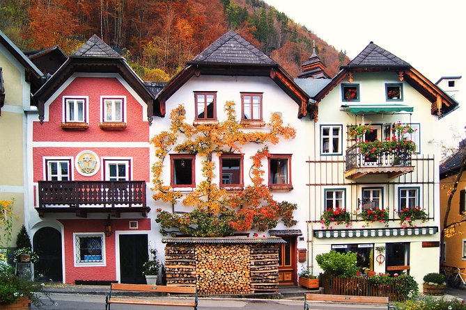 Alpine Hallstatt Day Trip from Vienna incl. Admont Abbey Visit - Ort Castle on Lake Traunsee: short stop, big wow