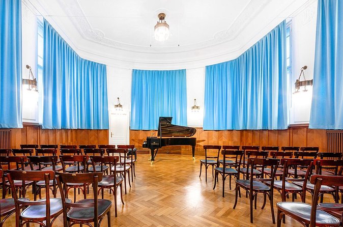 Amadeus Concerts at Ehrbarsaal - Viennas hidden gem - The Ensemble and the Singer: Professional Yet Light on Its Feet