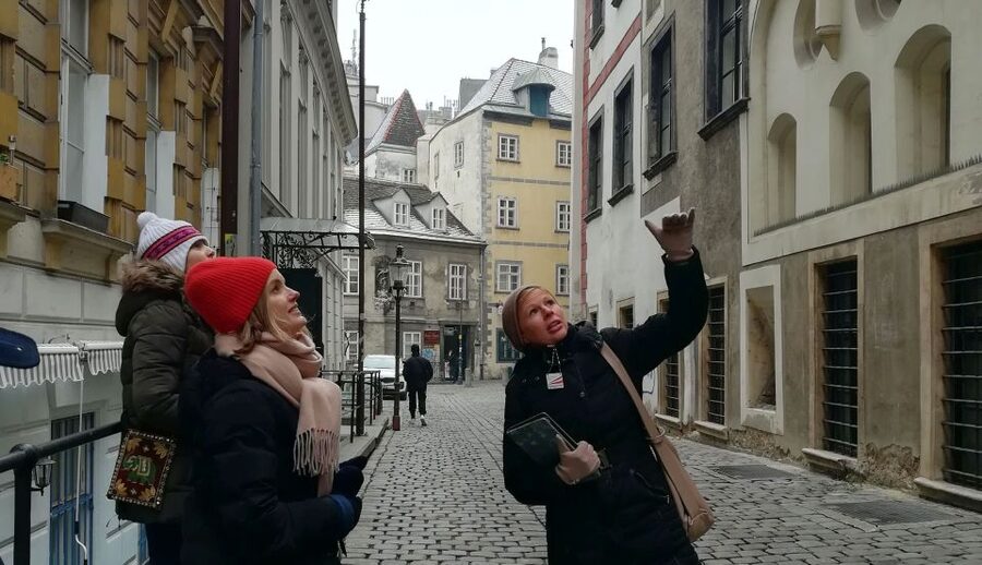 An Introduction to Vienna Walking Tour - Naschmarkt: the market stop that gives Vienna a pulse