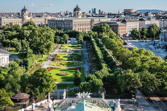Bicycle tour - Vienna Complete - Hofburg to Ringstrasse: the imperial start and Vienna’s grand boulevard