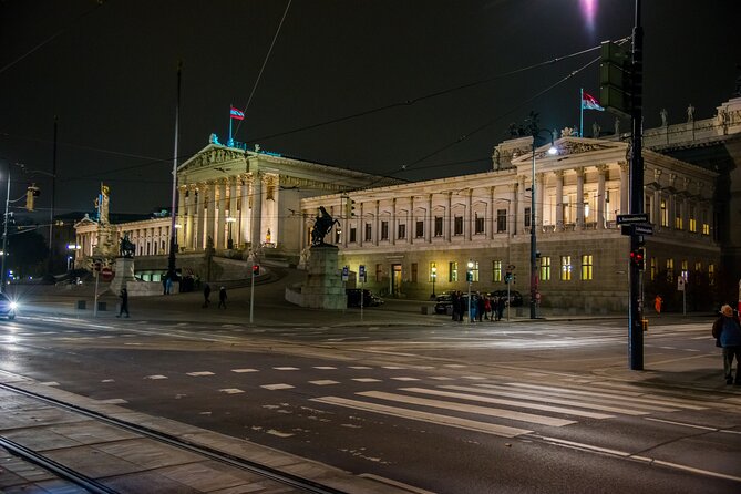 Big Bus Panoramic Live-Guided Evening Tour - Stop 3: Vienna’s municipal building and the 30 million bricks clue