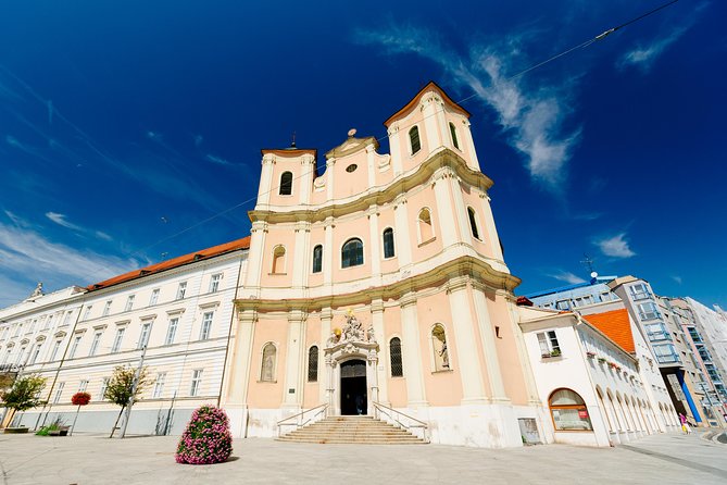 Bratislava Day Trip from Vienna With Catamaran Cruise on Danube - Free Time in Bratislava: Lunch You Choose and Optional Castle Plans
