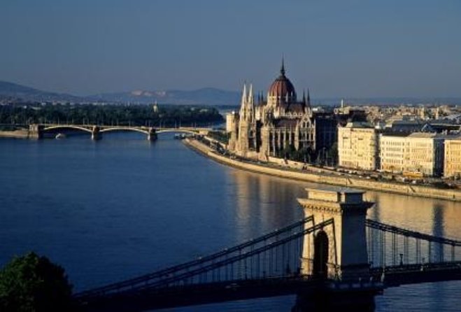 Budapest Small-Group Day Trip from Vienna with Local Guide - Key Points Worth Knowing Before You Go