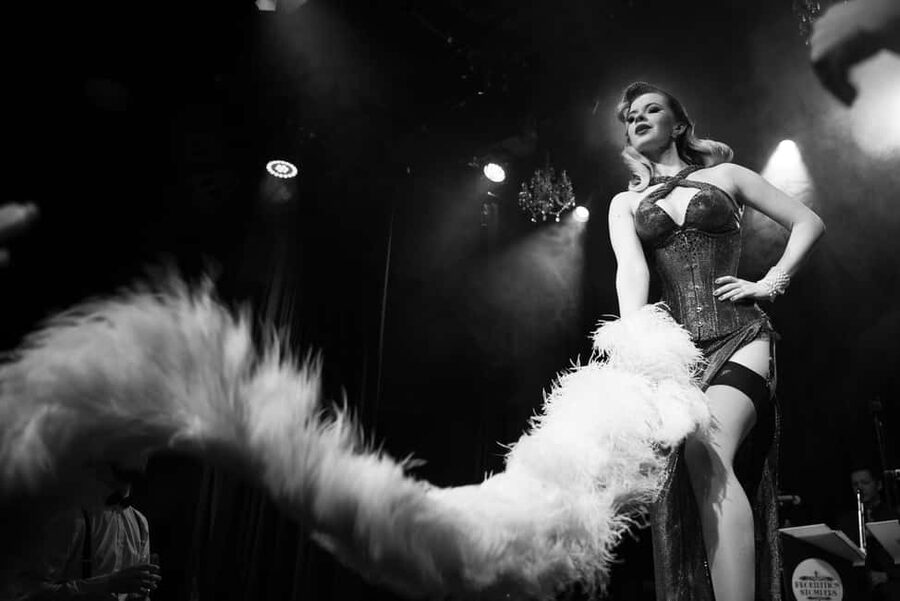 Burlesque Dinner Club in Vienna - Dinner that works (and vegetarian options that don’t feel like an afterthought)