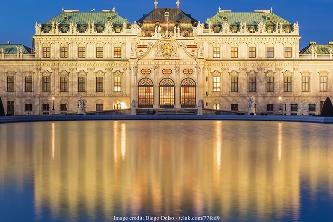 Christmas at Belvedere: 3hr Private Tour of Upper Palace & Market - The Belvedere Museum Christmas Market: guided guidance, then freedom