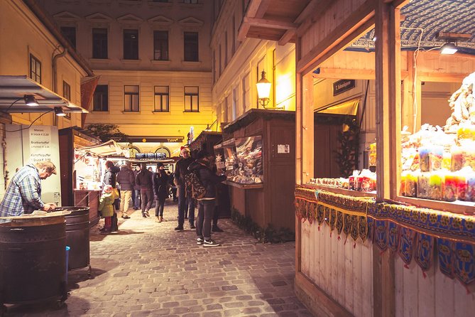 Christmas Market Vienna Tour - Entering Vienna’s four-market route: what each stop feels like