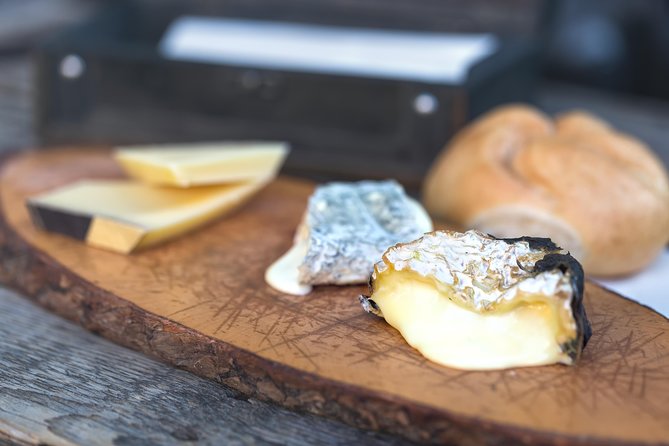 Classic Food Tour of Vienna - Guide style: Lucas, Harry, and what that means for your experience