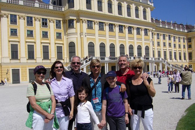 Classic Private City Tour Vienna - Ringstrasse drive: Vienna State Opera to Burgtheater in one sweep