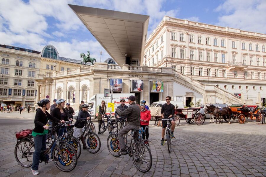 Classic Vienna: 3-Hour Guided Bike Tour - St. Stephen’s Cathedral and Stephansplatz plus the Hundertwasserhaus contrast