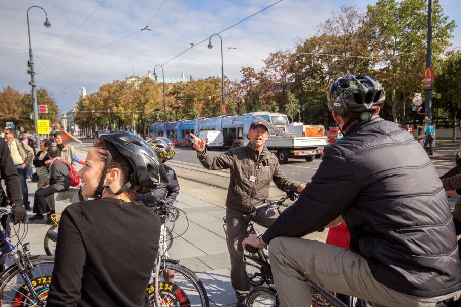 Classic Vienna: 3-Hour Guided Bike Tour - Bikes, pace, and why this ride feels manageable