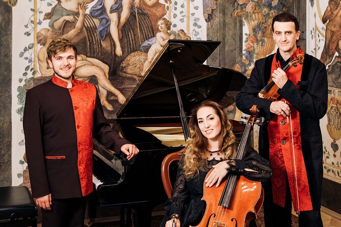 Concerts at Mozarthouse Vienna - Chamber Music concerts. - Inside the Historic Hall: Frescoes, Costumes, and Real Atmosphere