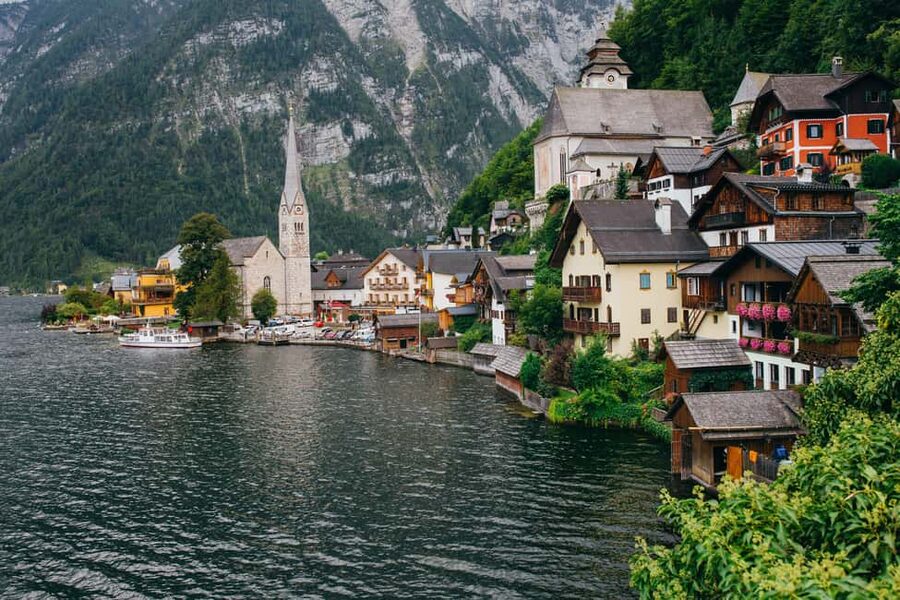Day trips from Vienna: Hallstatt & Salzburg Guided Tour - Hallstatt in Real Time: UNESCO Walks, Fairytale Photos, and Shopping Breaks