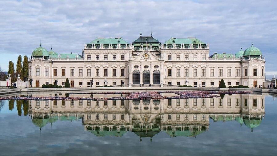 Discover Vienna’s Landmarks in 2 Hours - St. Stephen’s Cathedral and Vienna State Opera: Famous Exteriors, Real Attention