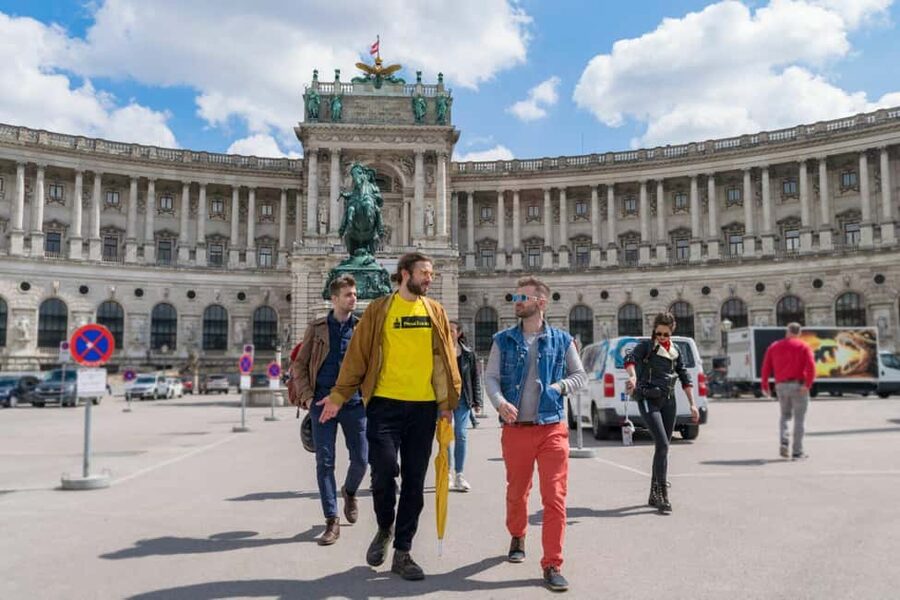 Discover Vienna’s Landmarks in 2 Hours - Belvedere and Schönbrunn: The Baroque Payoff in One Short Block