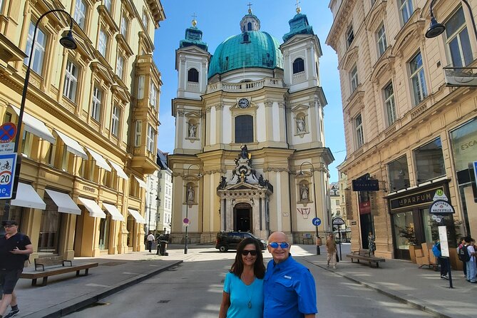 Fall in Love with Vienna in 4h: Hidden Gems- Group Tour - Early stops in the historic center: Blood Alley to a Mozart performance setting