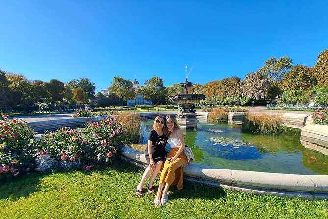Fall in Love with Vienna Tour- the best of Vienna on foot! - Heldenplatz, Volksgarten, and Parliament fountain views
