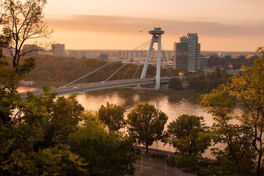 From Vienna: Bratislava City Highlights Trip - From Vienna to Bratislava: the 6-hour van rhythm
