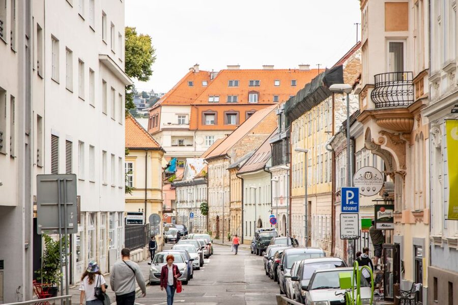 From Vienna: Bratislava Day Trip - The big free-time block: use it to eat well and wander smart