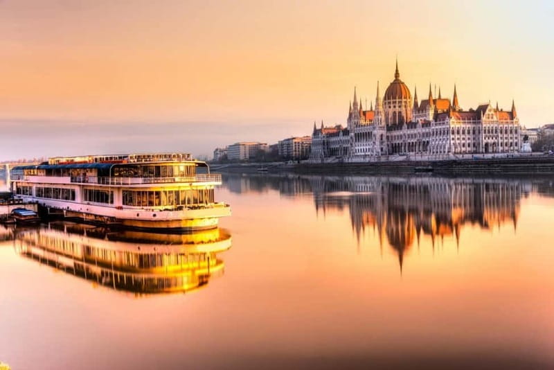 From Vienna: Budapest Small-Group Guided Day Tour - Heroes’ Square and the chieftains: quick stop, big statements