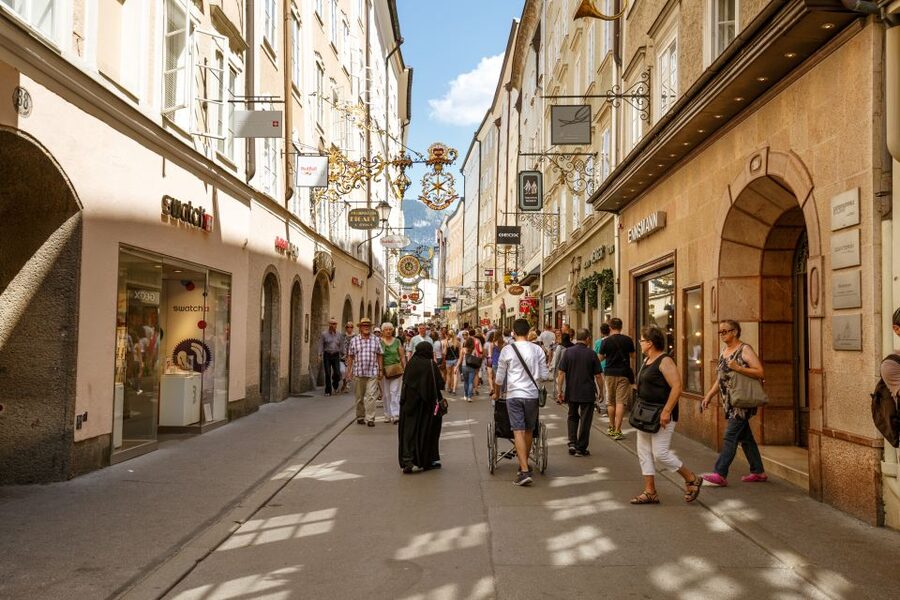 From Vienna: Guided Day Trip to Salzburg - The return ride to Vienna: expect a late, tired finish