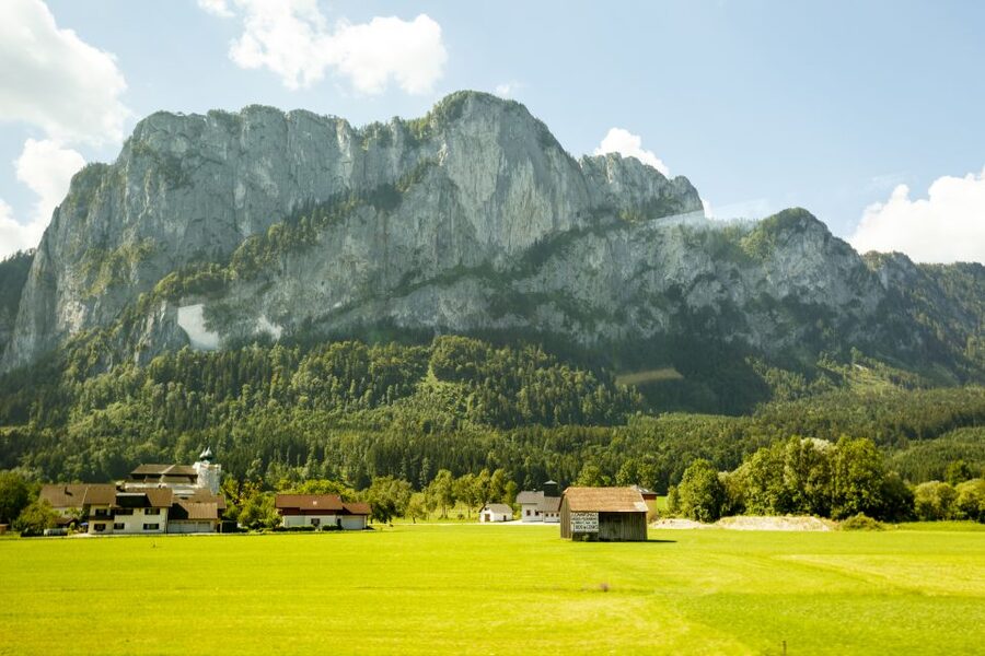 From Vienna: Guided Day Trip to Salzburg - Salzkammergut scenery and the Mondsee photo stop