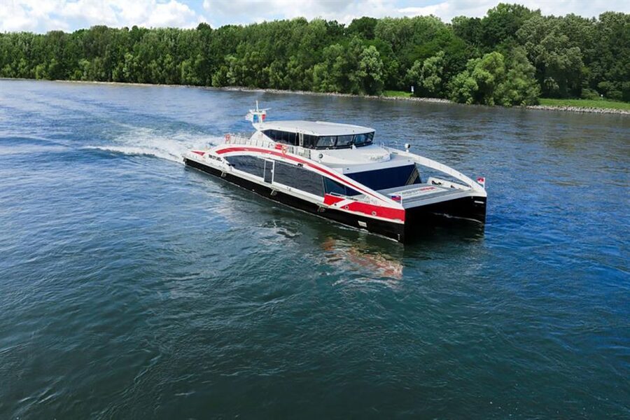 From Vienna: Guided Tour to Bratislava with Speed Boat Ride - Why Bratislava from Vienna Feels Like a Smart Shortcut