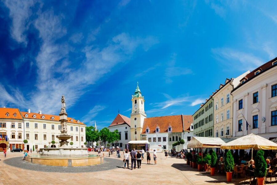 From Vienna: Guided Tour to Bratislava with Speed Boat Ride - Back to Vienna by Twin City Liner: Speed, Comfort, and Danube Views