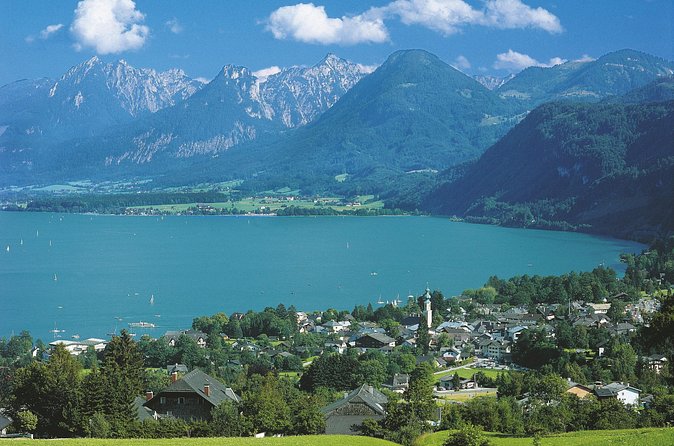 From Vienna: Hallstatt, Salzburg, Melk, Alps & Lakes Day Trip - Landzeit Voralpenkreuz coffee break: quick legs, quick reset