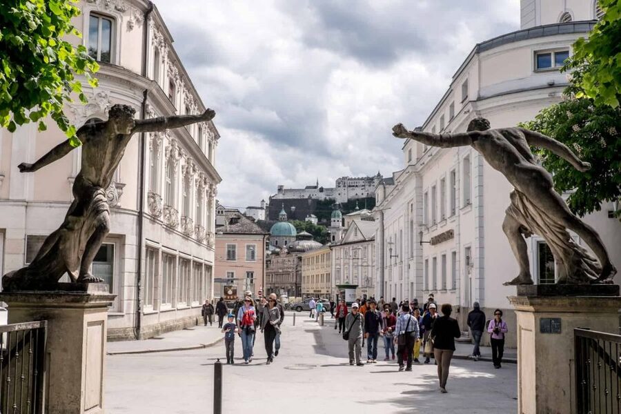 Full-Day Private Trip from Vienna to Salzburg - Private vehicle setup: comfortable cars, real group flexibility