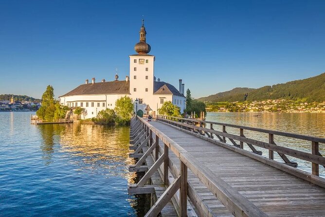 Guided excursion to Hallstatt in the Salzkammergut from Vienna - Vienna Forest and Schallaburg Castle: warm-up for the views