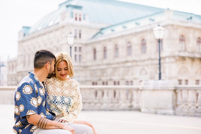 Guided Photoshoot Experience in Wien - The Photographer’s Style: Natural Guidance, Not Forced Posing