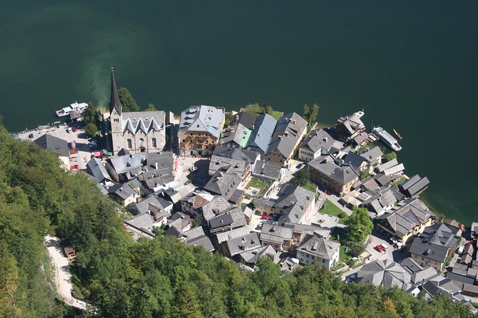 Hallstatt Guided Day Trip from Vienna With Boat Ride Option - Traunkirchen and the highway breaks: picture windows and timing tradeoffs