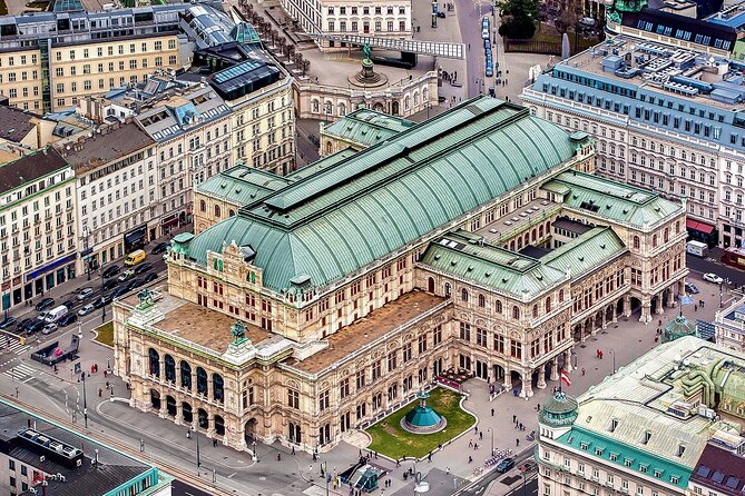 Highlights of Vienna in a Historical & Cultural 3h Walking Tour - Vienna’s power buildings: Parliament, Pallas Athene Fountain, Rathaus, Burgtheater