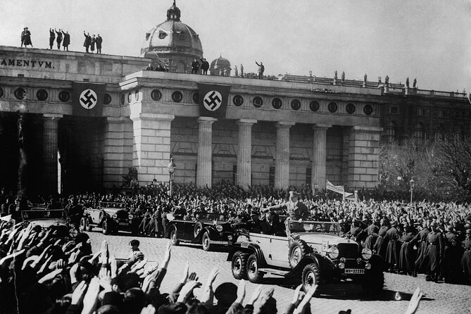 Historical Hitler Walking Tour of Vienna - Judenplatz Holocaust Memorial: Paying Respect in the City Center