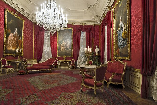 Hofburg Palace, Sisi Museum Vienna Skip-the-Line Guided Tour - Kaiserliche Schatzkammer Wien: Crown Jewels and the Holy Lance Factor
