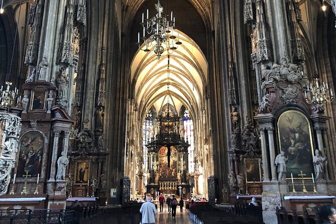 Introducing Vienna Walking Tour: The Capital of the Habsburgs - Hofburg: from a residence to the nerve center of the dynasty