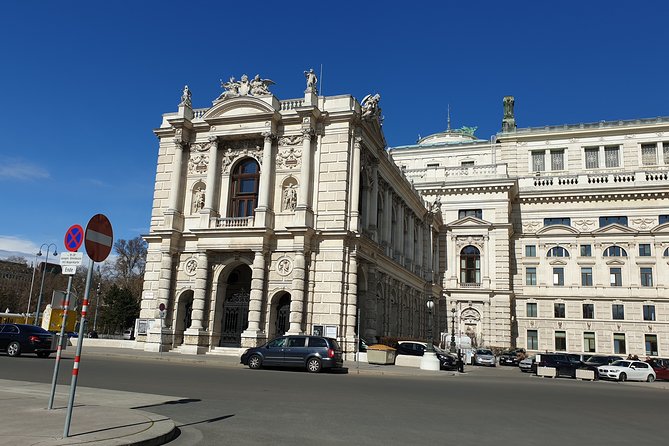 Italian VIENNA - Mario Casalone’s guiding style: stories, trivia, and calm answers