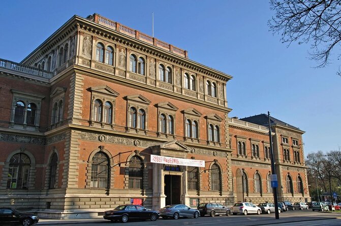 MAK - Museum of Applied Arts, Vienna, Ticket - MAK on Vienna’s Ringstraße: a building you notice first