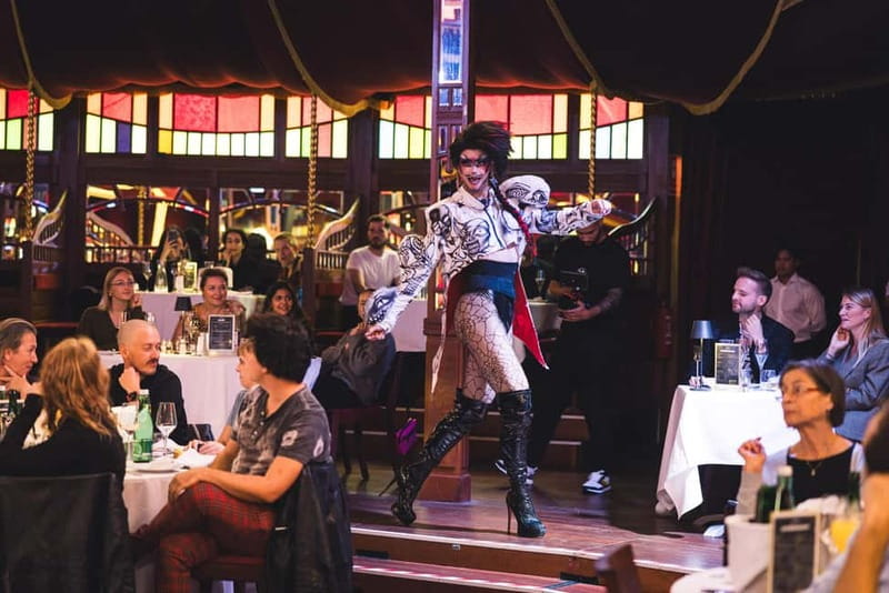 Mirage Vienna: Good Morning, Vienna – The Drag Brunch at the Prater - After the show starts: vegan strudel, chicken burger, skewers, and sides