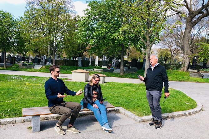 Mobile puzzle rally tour at the Vienna Central Cemetery - Famous neighbors: composers, musicians, and presidents nearby