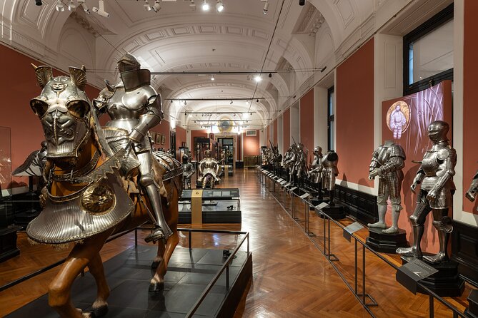 New Hofburg Palace Tour House of Habsburg - Meeting point at Weltmuseum Wien, Heldenplatz: where to start smoothly
