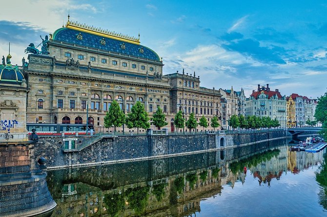 Prague private day tour from Vienna ( local guide ) - Stop 1: Prague Castle complex and the view that makes it worth early starts