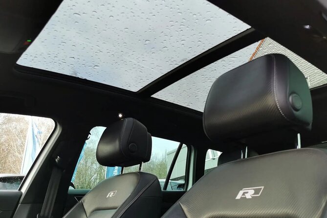 Private Airport and City Transfer in Panoramic Roof Station Wagon - Meeting points: the part you should not wing