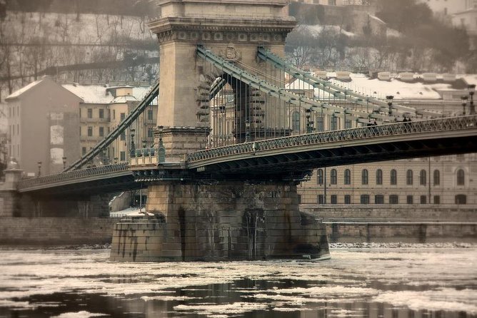 Private Budapest Day Trip from Vienna - Stop-by-stop: Chain Bridge and the Danube views that anchor the day