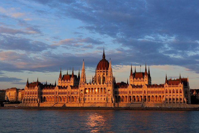 Private day tour to Budapest from Vienna - Buda Castle area, Matthias Church, Fisherman’s Bastion: the postcard route
