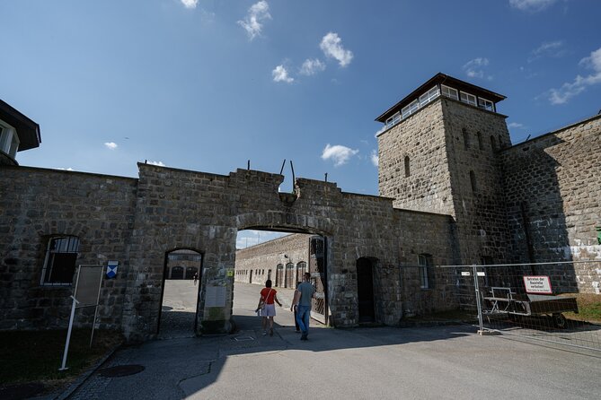 Private Memorial Tour from Vienna to Mauthausen & Eagle's Nest - Back to Vienna: comfort, camera moments, and the long ride home