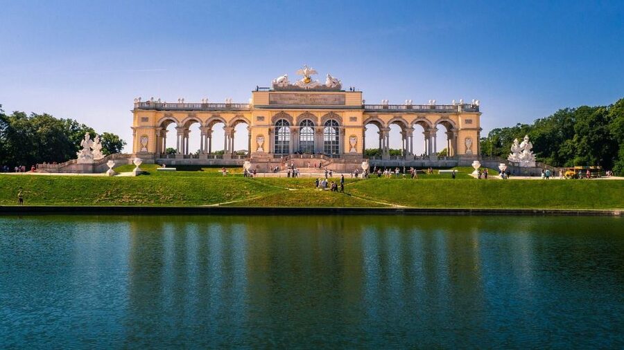 Private Schönbrunn Palace Tour: Entrance included - Private Schönbrunn feels different: the palace in human scale