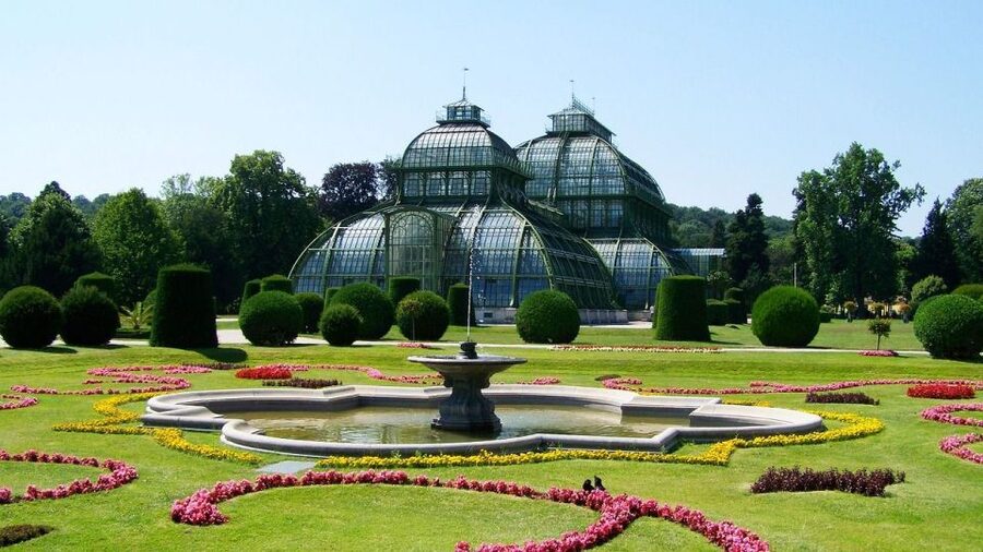 Private Schönbrunn Palace Tour: Entrance included - Inside the palace: stories of power, love, and court life